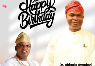 Omosehin celebrates Dr Akinola Awodeyi-Akinsehinwa (Apata) on his birthday